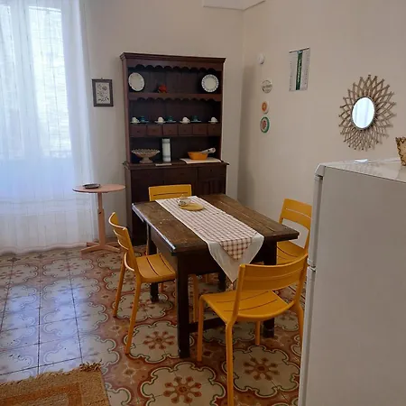 Antica Via Delle Aie 公寓 *